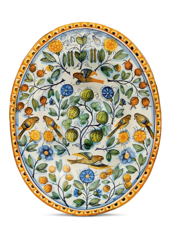 VASSOIO OVALE, DUCATO DI URBINO, BOTTEGA PATANAZZI, SECOLO XVII  - Auction Arcade | Books, Silver, Porcelain and Majolica, Coins - Pandolfini Casa d'Aste