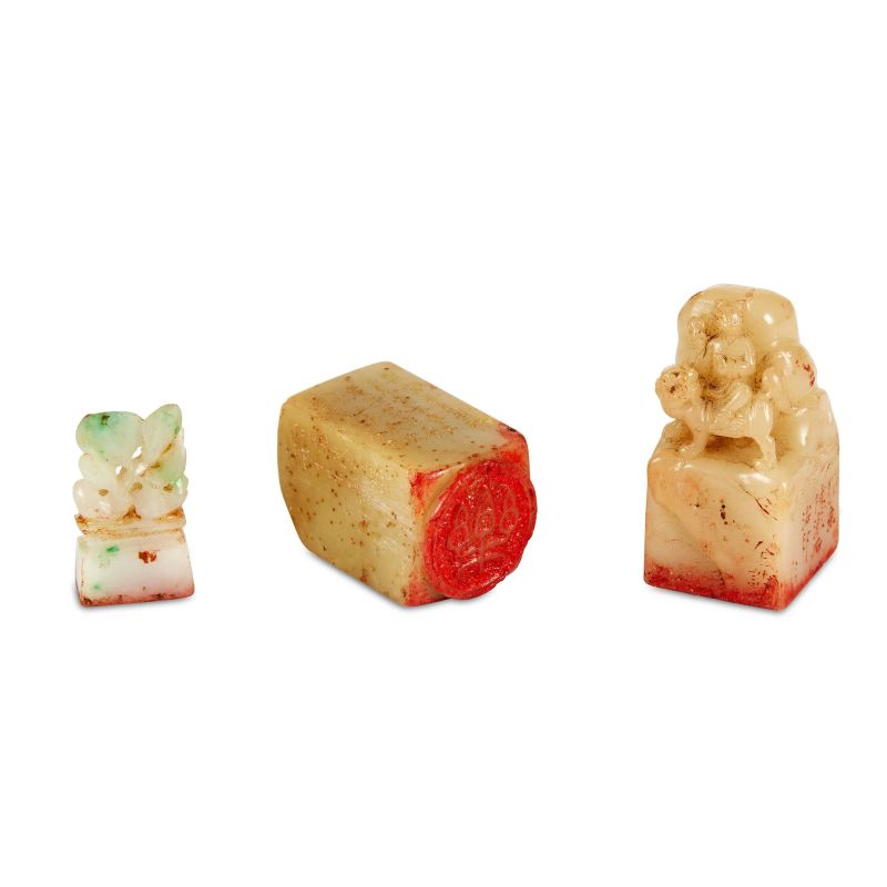 



LOT OF THREE SEALS WITH DECORATIONS, CHINA, QING DYNASTY, XIX/XX C.  - Auction Asian Art | 东方艺术 - Pandolfini Casa d'Aste