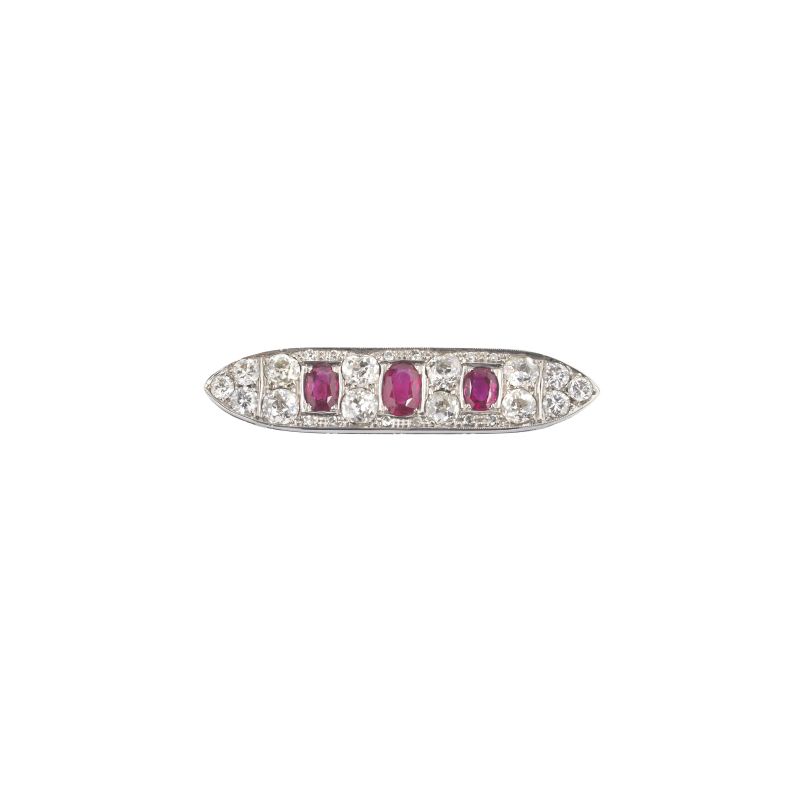 RUBY AND DIAMOND BAR BROOCH IN 18KT WHITE GOLD  - Auction ARCADE |  JEWELS - Pandolfini Casa d'Aste