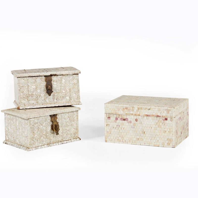 THREE INDO-PORTUGUESE BOXES, 20TH CENTURY  - Auction ONLINE AUCTION | ARREDARE CON STILE. MOBILI E OGGETTI D'ARTE - Pandolfini Casa d'Aste
