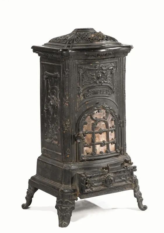 Stufa, fine sec. XIX, marca Simplex,&nbsp; in ghisa, decorata a motivi floreali  - Auction European Furniture - Pandolfini Casa d'Aste
