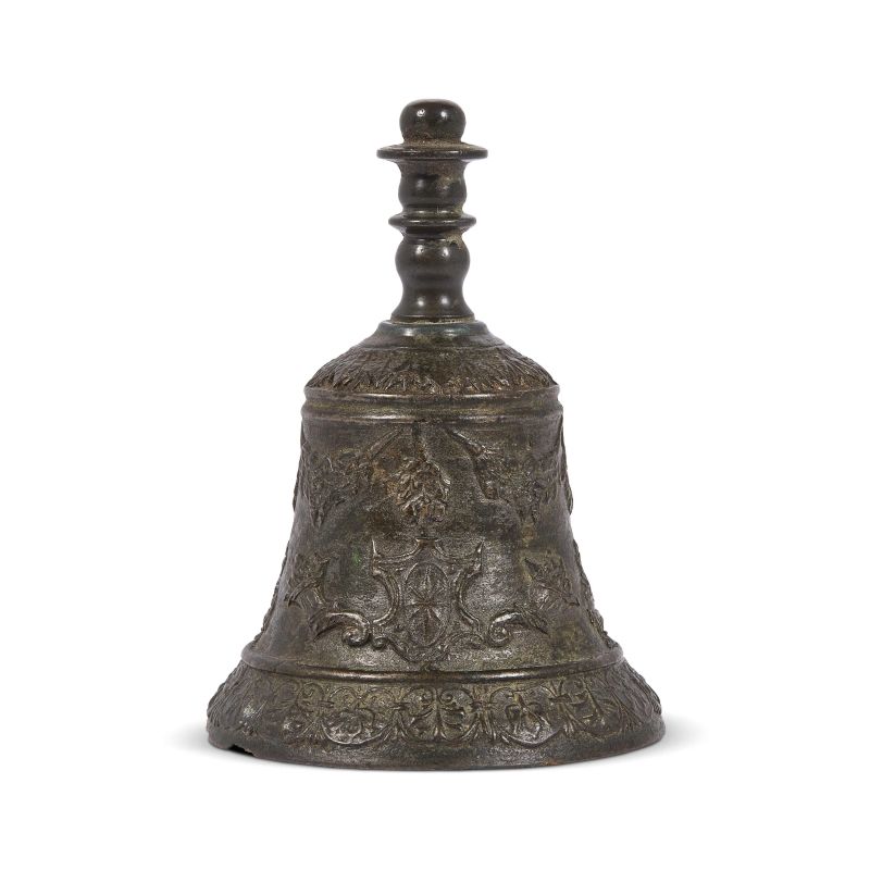 Venetian, early 17th century, Hand-bell, patinated bronze, h. 12 cm, diam. 8.5 cm  - Auction 15th to 19th CENTURY SCULPTURES - Pandolfini Casa d'Aste