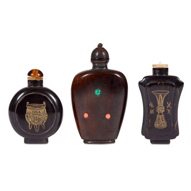 



GRUPPO DI TRE SNUFF BOTTLES, CINA, SEC. XX  - Asta  Arte Orientale | 东方艺术 - Pandolfini Casa d'Aste