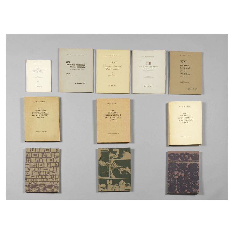Undici volumi Concorso nazionale della ceramica - Faenza  - Asta DESIGN E ARTI DECORATIVE DEL '900 - Pandolfini Casa d'Aste