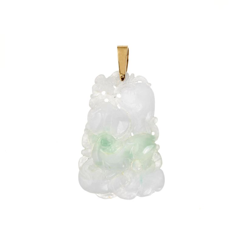 



CARVED JADE PENDANT IN 18KT YELLOW GOLD   - Auction JEWELS - Pandolfini Casa d'Aste