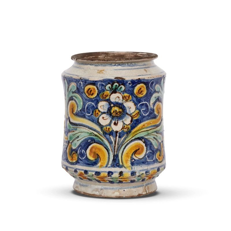 A PHARMACY JAR (ALBARELLO), SCIACCA OR CALTAGIRONE, 18TH CENTURY  - Auction A COLLECTION OF MAJOLICA APOTHECARY VASES - Pandolfini Casa d'Aste