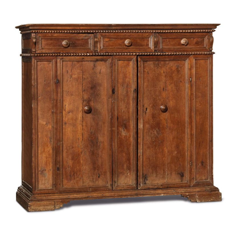 A TUSCAN SIDEBOARD, 17TH CENTURY  - Auction FURNITURE, WORKS OF ART AND MAJOLICA - Pandolfini Casa d'Aste