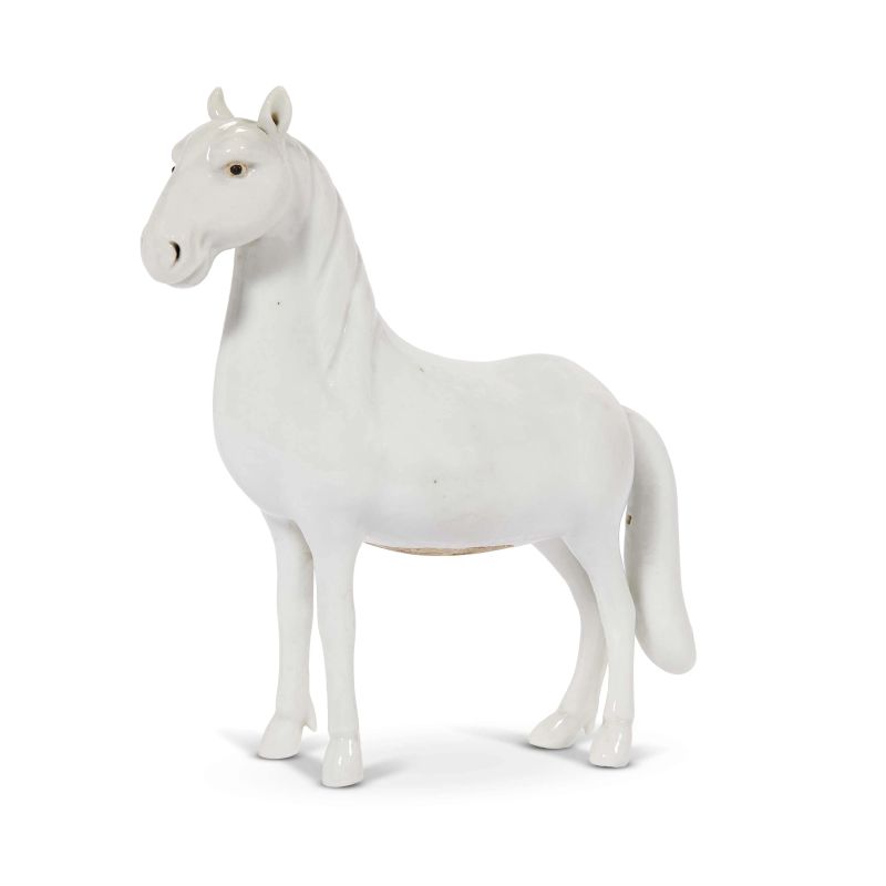 A HORSE, CHINA, QING DYNASTY, CIRCA 1800  - Auction Porcellane della Compagnia delle Indie Meraviglie cinesi per l'Europa - Pandolfini Casa d'Aste