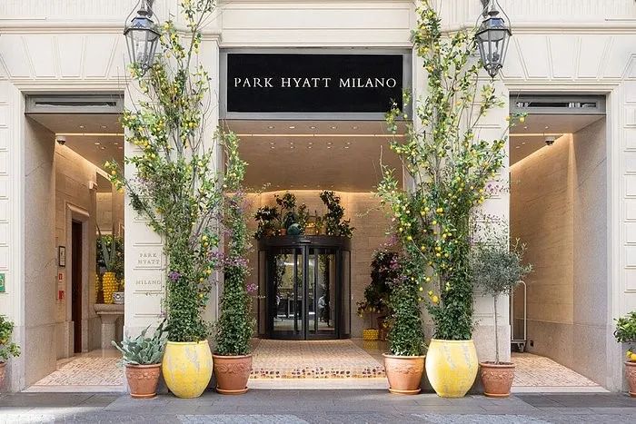 Park Hyatt - Milano  - Asta PANDOLFINI PER AMICI DI URI - ASTA BENEFICA PER SOSTENERE LA RICERCA SCIENTIFICA UROLOGICA - Pandolfini Casa d'Aste