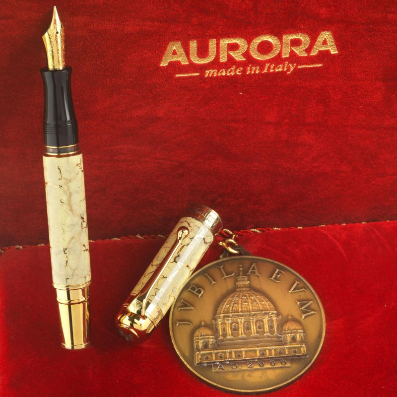 Aurora : AURORA JUBILAEUM EDIZIONE LIMITATA PENNA STILOGRAFICA N. 1804/2000  - Asta ASTA A TEMPO | OROLOGI E PENNE - Pandolfini Casa d'Aste