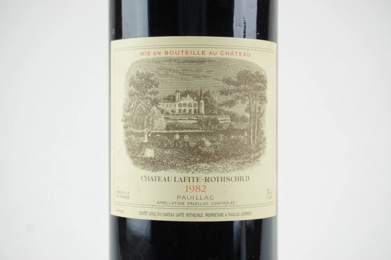 Château Lafite Rothschild 1982  - Auction ONLINE AUCTION | Smart Wine - Pandolfini Casa d'Aste