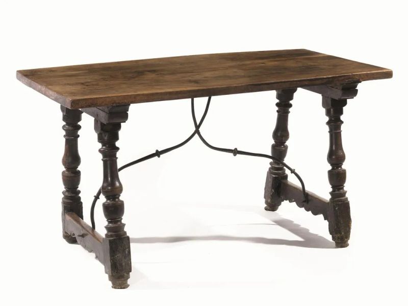 Tavolo da viaggio, Spagna, sec. XVII, in noce, piano rettangolare, gambe&nbsp;&nbsp;  - Auction European Furniture - Pandolfini Casa d'Aste