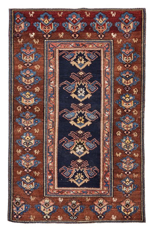      TAPPETO SHIRVAN, AZERBAIJAN, 1870                          - Auction Online Auction | Furniture and Works of Art from Veneta proprietY - PART TWO - Pandolfini Casa d'Aste