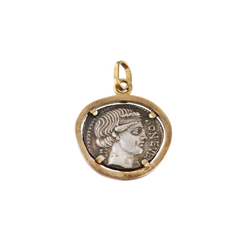 



18KT YELLOW GOLD CHARM WITH A COIN   - Auction JEWELS - Pandolfini Casa d'Aste