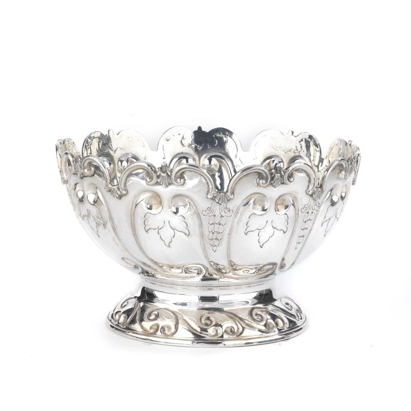 A SILVER CENTREPIECE, 20TH CENTURY  - Auction ITALIAN AND EUROPEAN SILVER - Pandolfini Casa d'Aste