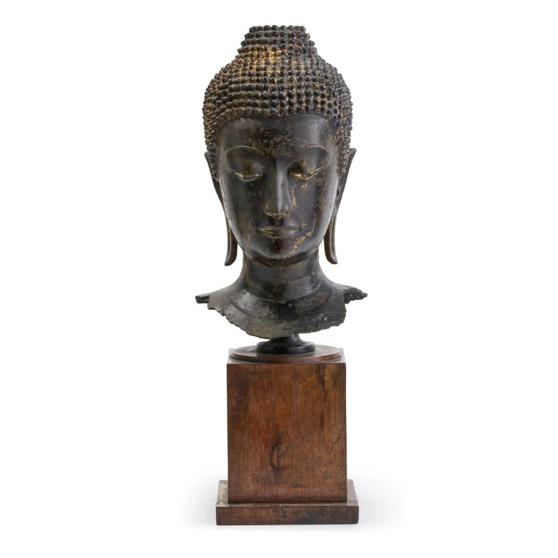 



A BRONZE HEAD OF BUDDHA, THAILAND, AYUTTHAYA PERIOD, SEC. XVII  - Auction Asian Art | 东方艺术 - Pandolfini Casa d'Aste