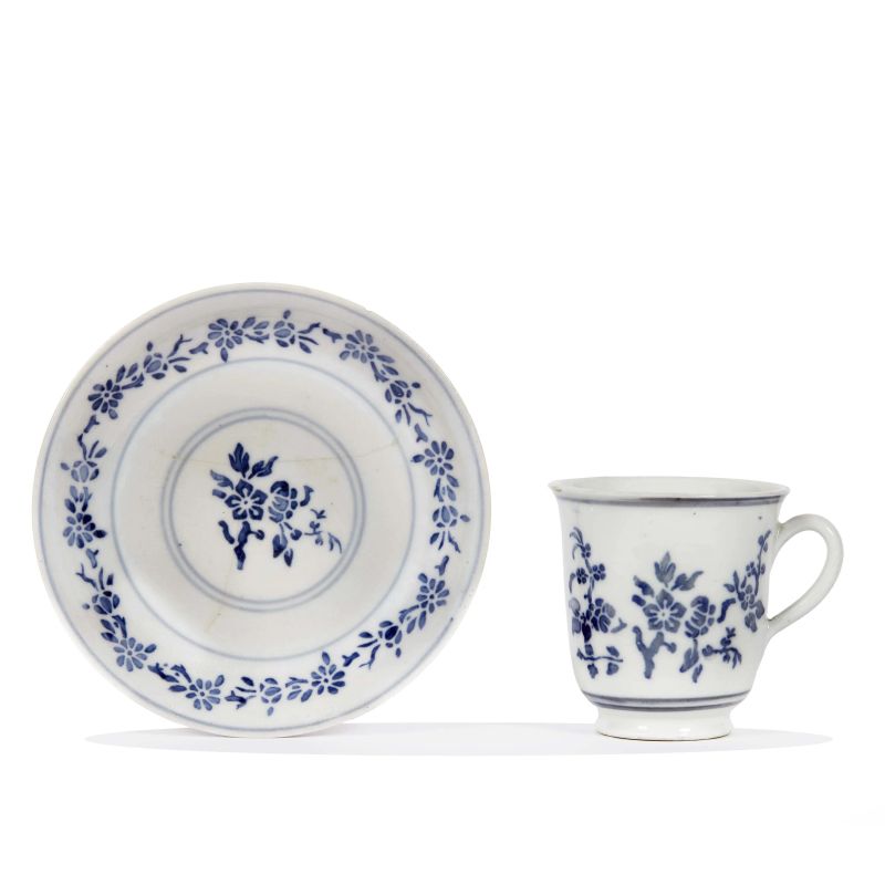 A GINORI CUP AND SAUCER, DOCCIA, CIRCA 1750  - Auction ONLINE AUCTION | COLLECTABLE CUPS - Pandolfini Casa d'Aste