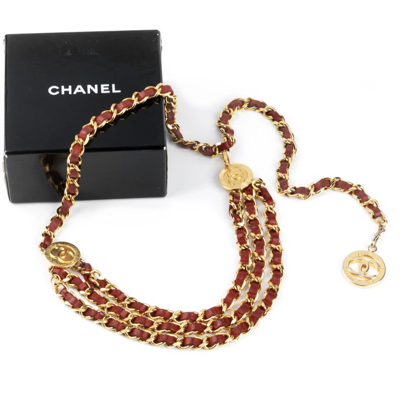 Chanel : CHANEL VINTAGE TRIPLE STRAND COIN CHAIN BELT  - Auction VINTAGE FASHION: HERMES, LOUIS VUITTON AND OTHER GREAT MAISON BAGS AND ACCESSORIES - Pandolfini Casa d'Aste