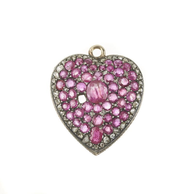 



PENDENTE PORTARELIQUIA A FORMA DI CUORE   - Asta GIOIELLI - Pandolfini Casa d'Aste
