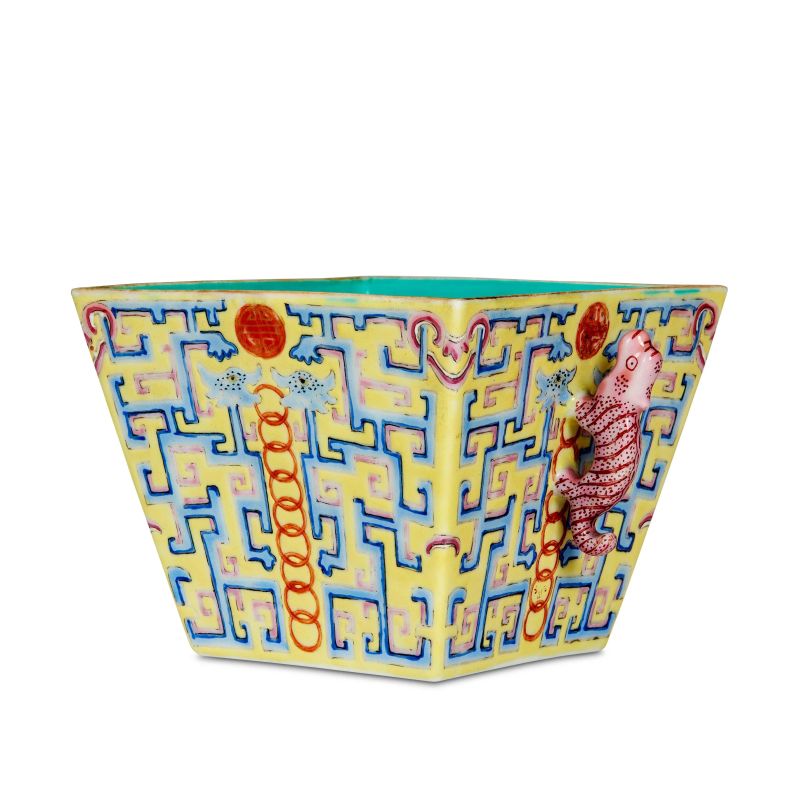 



ENAMELLED SQUARE PORCELAIN CONTAINER, CHINA, XX C.  - Auction Asian Art | 东方艺术 - Pandolfini Casa d'Aste