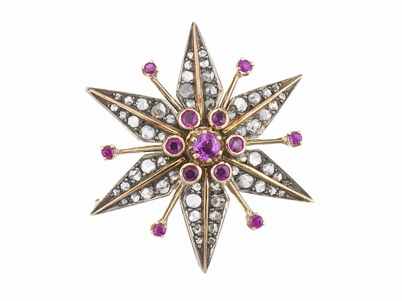 SPILLA IN ORO GIALLO, ARGENTO, DIAMANTI E ZAFFIRI ROSA  - Auction FINE JEWELS - Pandolfini Casa d'Aste