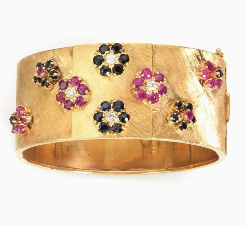 Bracciale in oro giallo, rubini, zaffiri e diamanti  - Auction Important Jewels and Watches - I - Pandolfini Casa d'Aste