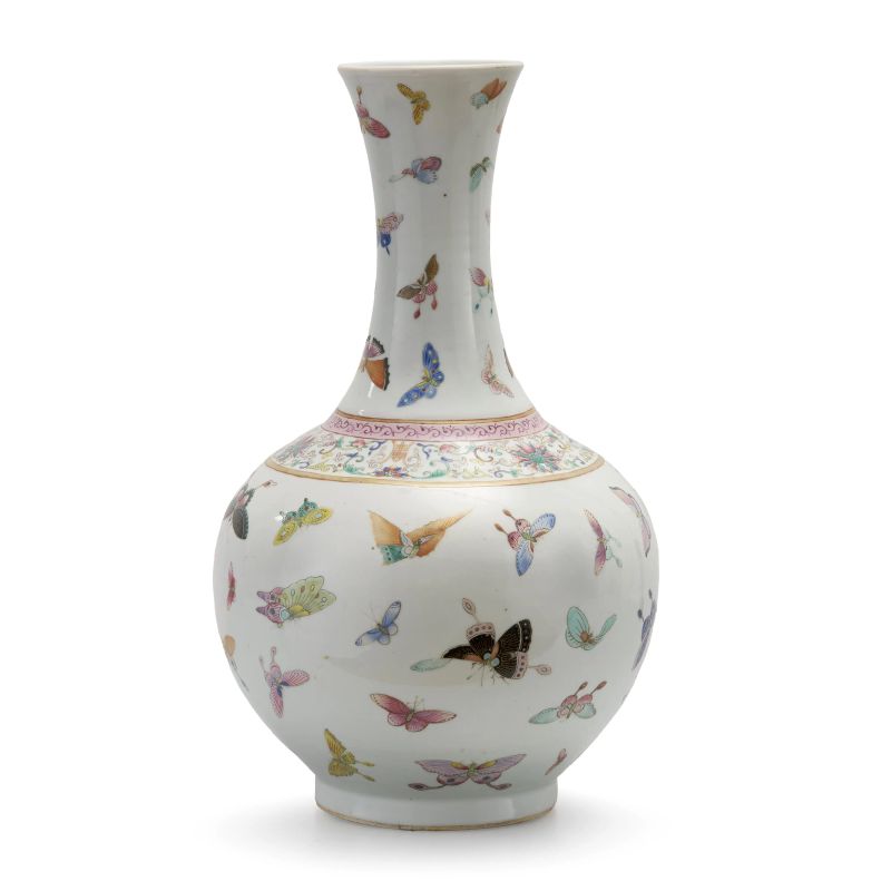 



A FAMILLE ROSE &ldquo;HUNDRED BUTTERFLIES&rdquo; SHANGPING VASE, CHINA, LATE QING DYNASTY, 19TH CENTURY  - Auction Asian Art | 东方艺术 - Pandolfini Casa d'Aste