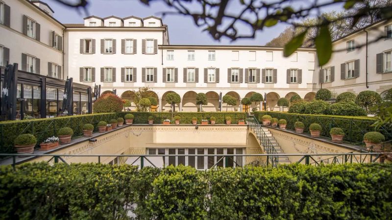 Four Seasons - Milano  - Auction PANDOLFINI FOR AMICI DI URI - CHARITY AUCTION FOR THE UROLOGICAL SCIENTIFIC RESEARCH - Pandolfini Casa d'Aste