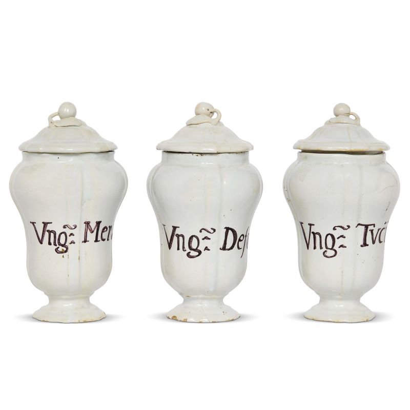 THREE VENETIAN PHARMACY JARS (ALBARELLI), LATE 18TH CENTURY  - Auction A COLLECTION OF MAJOLICA APOTHECARY VASES - Pandolfini Casa d'Aste