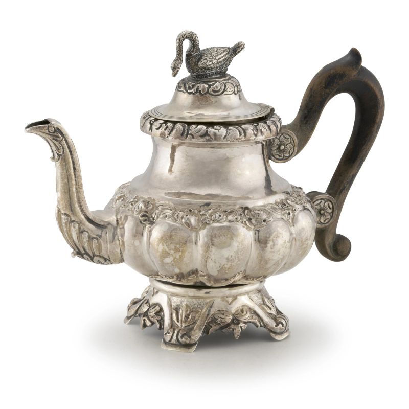 A SILVER  TEA POT, NAPLES, 19TH CENTURY  - Auction Italian and european silvers - Pandolfini Casa d'Aste