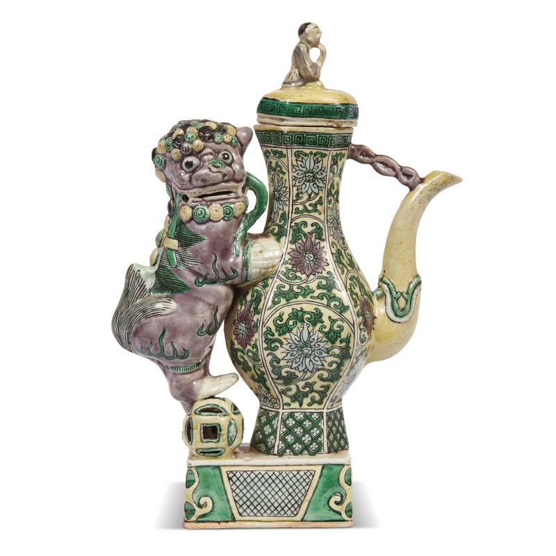 A TEAPOT, CHINA, QING DYNASTY, 19TH CENTURY  - Auction Asian Art | &#19996;&#26041;&#33402;&#26415; - Pandolfini Casa d'Aste