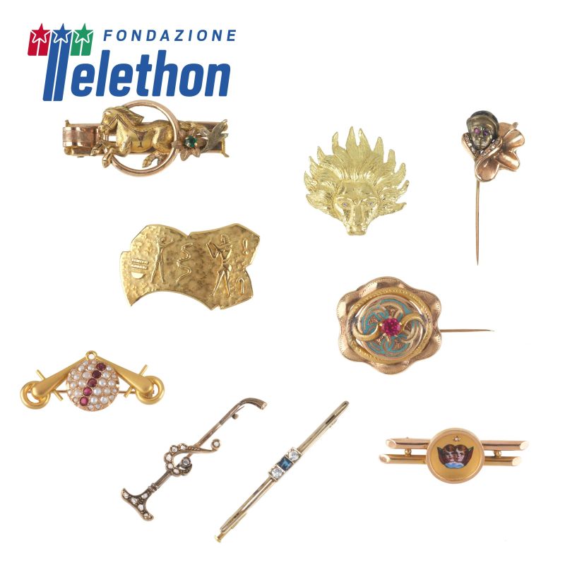 LOT COMPOSED OF NINE BROOCHES IN GOLD  - Auction ONLINE AUCTION | FINE JEWELS - Pandolfini Casa d'Aste