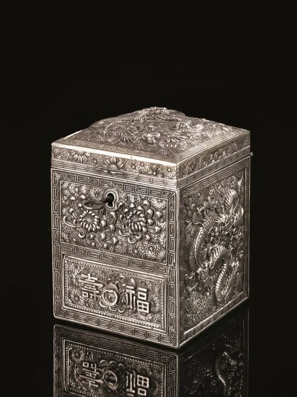 SCATOLA, CINA, SEC. XX  - Auction Asian Art - Pandolfini Casa d'Aste