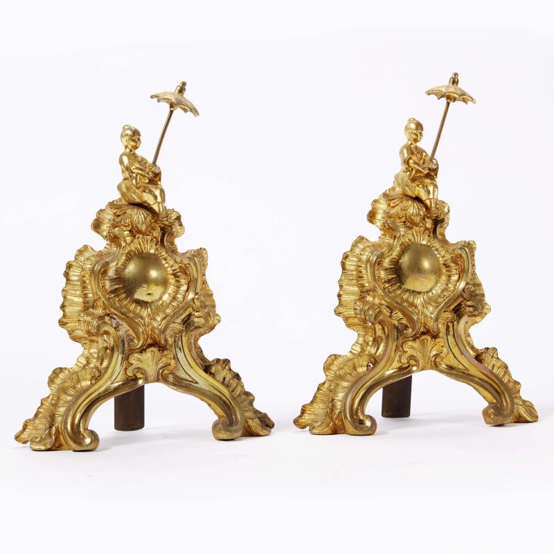 A PAIR OF 18TH CENTURY STYLE FIREDOGS  - Auction ONLINE AUCTION | ARREDARE CON STILE. MOBILI E OGGETTI D'ARTE - Pandolfini Casa d'Aste