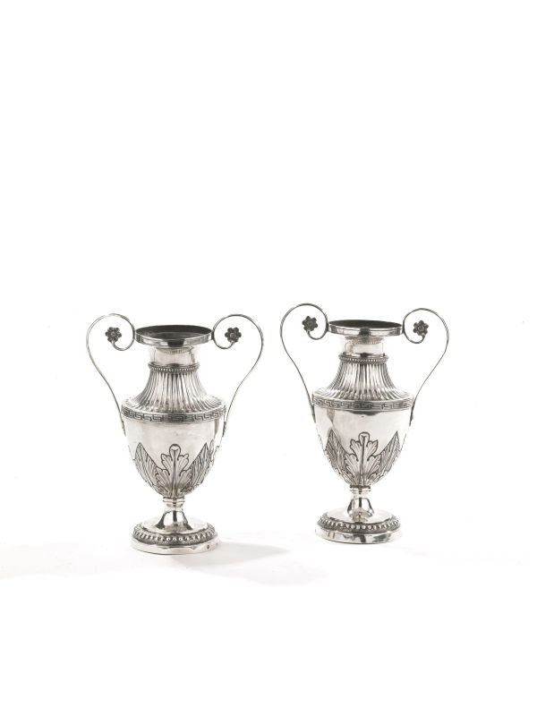 COPPIA DI VASETTI BIANSATI, ANCONA, 1820 CIRCA, ARGENTIERE PAOLO RUZZOLI  - Auction Italian and European Silver - Pandolfini Casa d'Aste