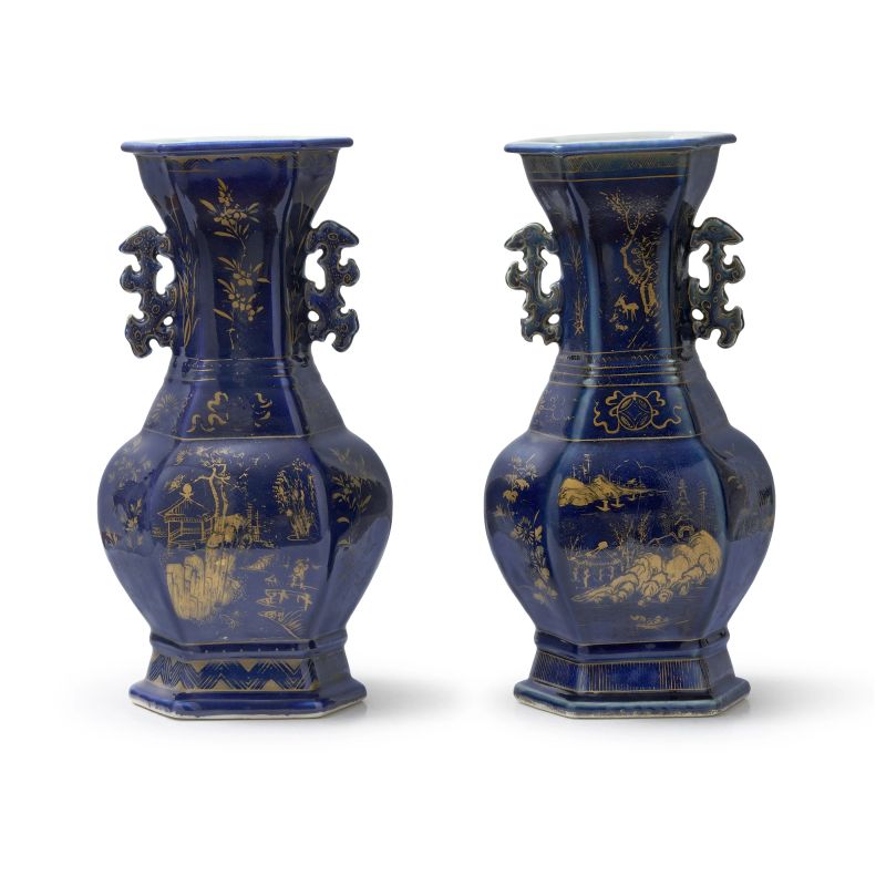



A PAIR OF BLUE AND GILT PORCELAIN VASES, CHINA, QING DYNASTY, 19TH CENTURY  - Asta Arte Orientale | 东方艺术 - Pandolfini Casa d'Aste