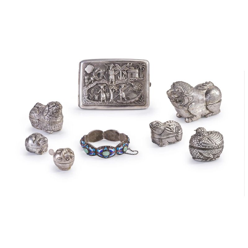 



A GROUP OF EIGHT SILVER OBJECTS, CHINA, 20TH CENTURY   - Auction Asian Art | 东方艺术 - Pandolfini Casa d'Aste