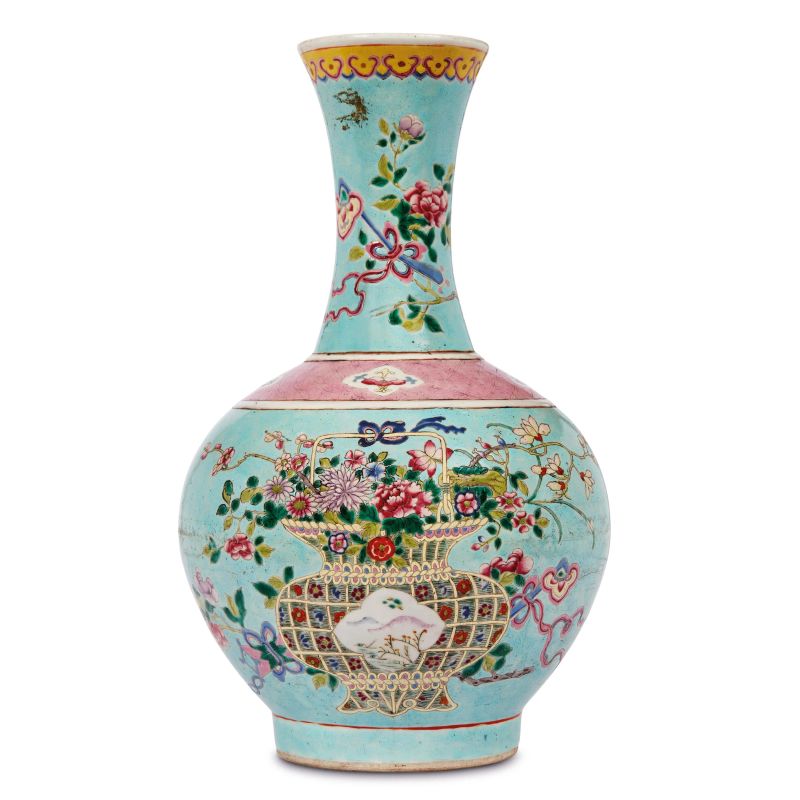 



BOTTLE VASE IN PORCELAIN WITH LIGHT BLUE GROUND, CHINA, QING DYNASTY, 19TH&ndash;20TH CENTURY  - Auction Asian Art | 东方艺术 - Pandolfini Casa d'Aste