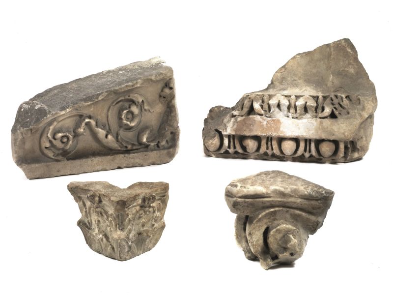 QUATTRO FRAMMENTI ARCHITETTONICI  - Auction Antiquities - Pandolfini Casa d'Aste