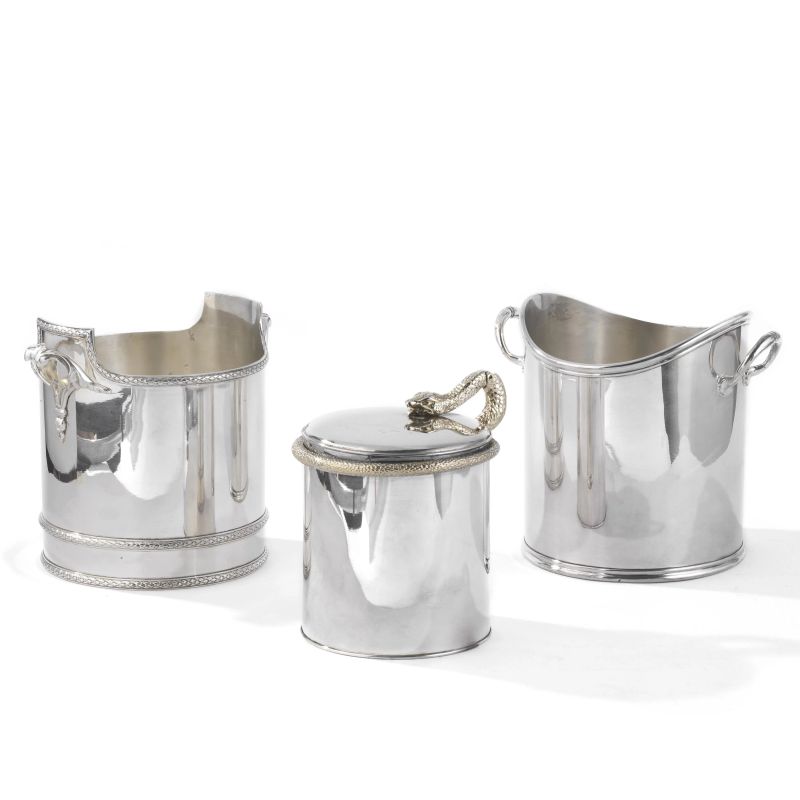 A PAIR OF SILVER PLATED METAL BOTTLE BUCKET AND A SILVER PLATED METAL ICE BUCKET, 20TH CENTURY  - Auction TIME AUCTION| SILVER - Pandolfini Casa d'Aste