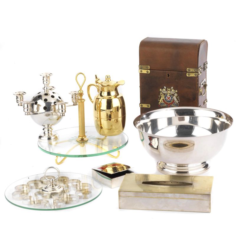 A BOWL, GHORAM, FLOWER HOLDER, DIOR, 20TH CENTURY; TISSUE HOLDER AND CIGARETTE HOLDER, 20TH CENTURY, THERMOS AND LIFT  - Auction TIME AUCTION| SILVER - Pandolfini Casa d'Aste