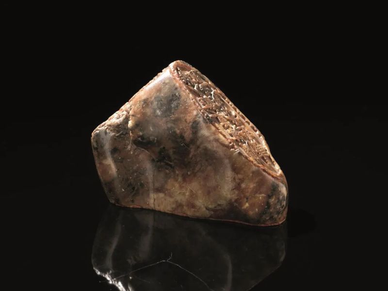 Sigillo Cina sec. XX, in pietra saponaria a forma di montagna, alt. cm 8  - Asta Arte Orientale - Pandolfini Casa d'Aste