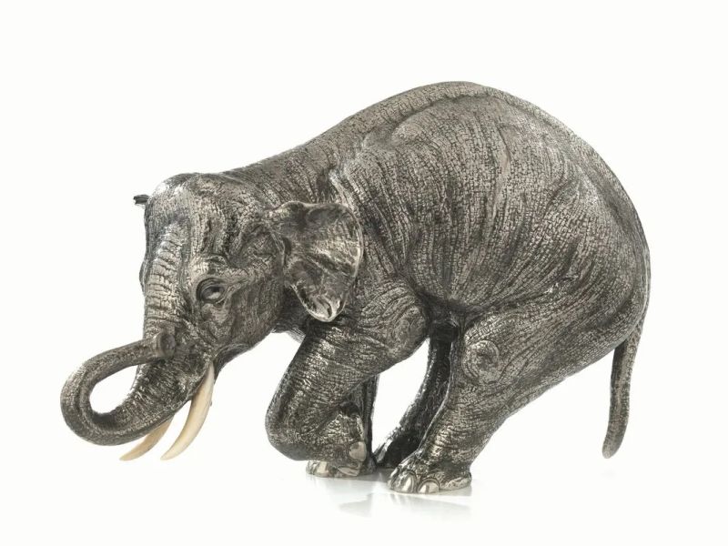 Grande elefante, Buccellati, sec. XX, in argento con zanne in avorio, alt. cm 27, g 1330  - Asta Argenti e Numismatica - II - Pandolfini Casa d'Aste
