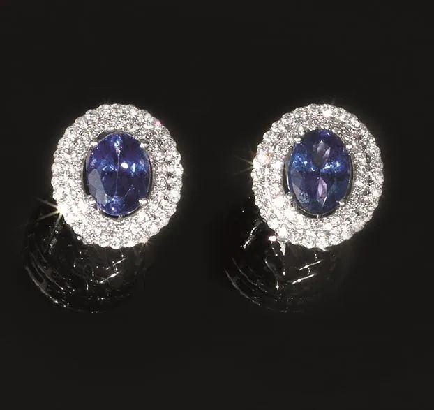 Paio di orecchini in oro bianco, tanzanite e diamanti  - Auction Important Jewels and Watches - I - Pandolfini Casa d'Aste