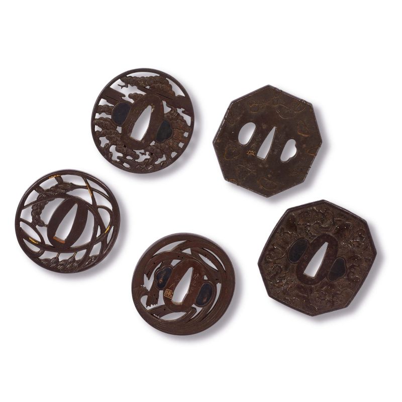 



INSIEME DI CINQUE TSUBA, GIAPPONE, PERIODO MEIJI, SEC. XIX  - Asta Asian Art | 东方艺术 - Pandolfini Casa d'Aste