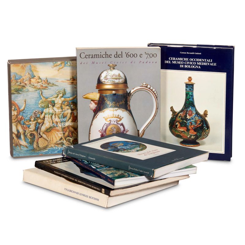 



MAIOLICA. MUSEI ITALIANI. Lotto di sette volumi  - Asta CERAMICA. MAIOLICHE E PORCELLANE DAL RINASCIMENTO AL SETTECENTO - Pandolfini Casa d'Aste