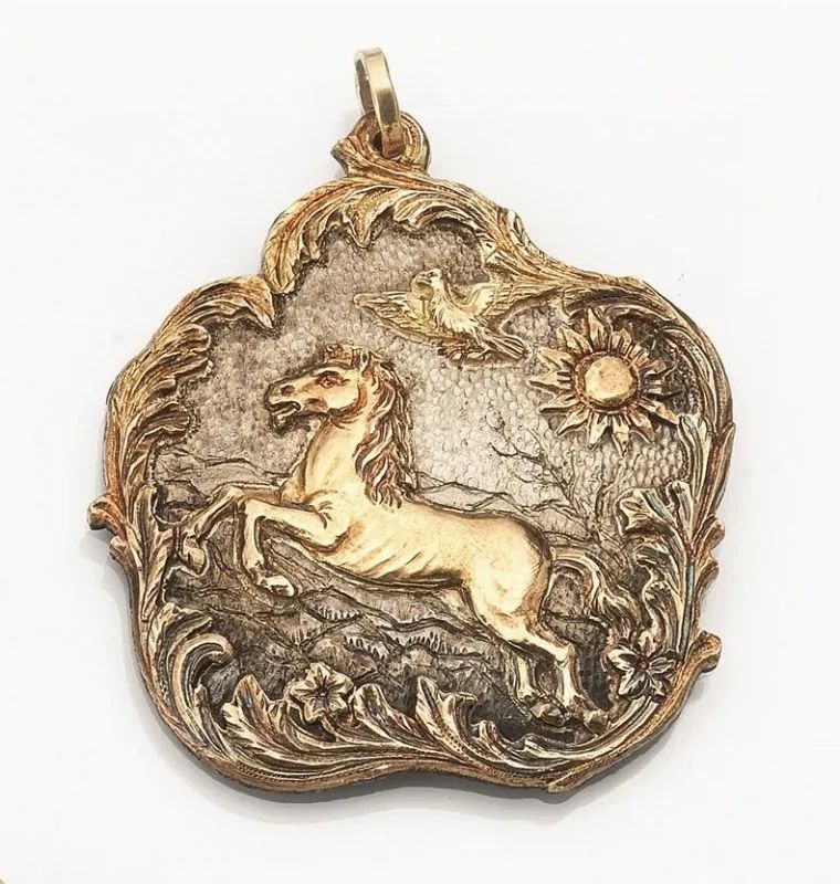 * Pendente, Roberto Dighetti per Torrini, 1970, in oro giallo e argento  - Auction Silver, jewels, watches and coins - Pandolfini Casa d'Aste