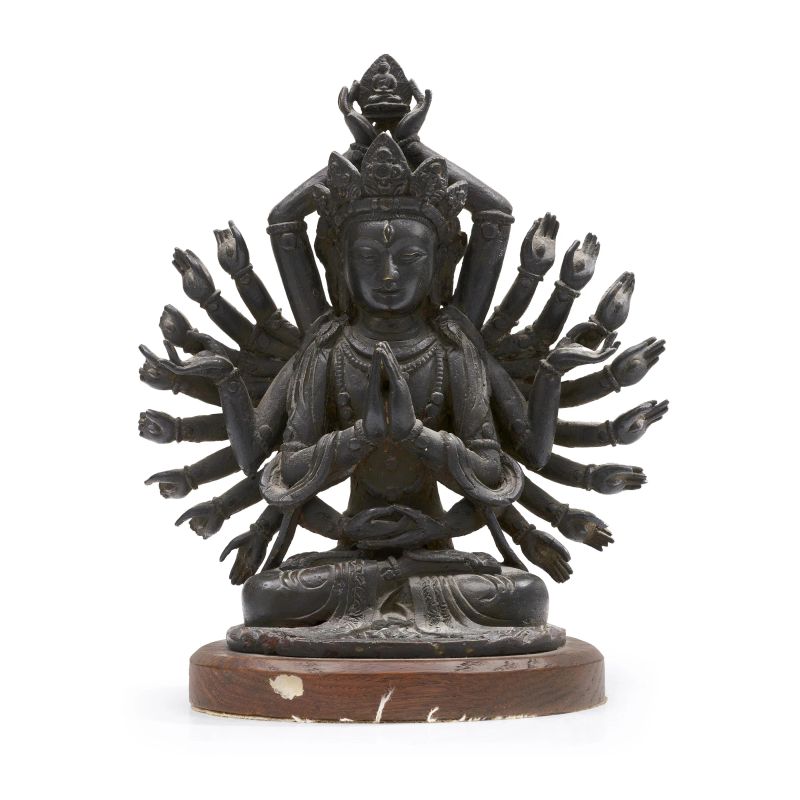 



A BRONZE FIGURE OF AVALOKITESVARA WITH MULTIPLE ARMS, CHINA, QING DYNASTY, 19TH CENTURY  - Asta Arte Orientale | 东方艺术 - Pandolfini Casa d'Aste