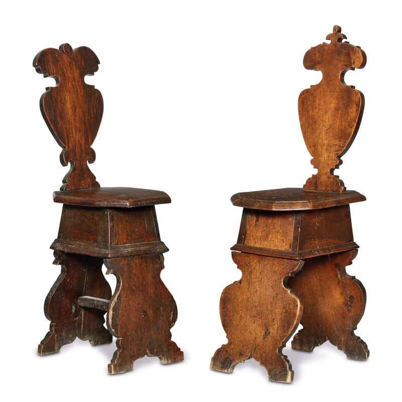 TWO TUSCAN STOOLS, 17TH CENTURY  - Auction FURNITURE, WORKS OF ART AND MAJOLICA - Pandolfini Casa d'Aste