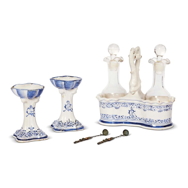 AN OIL BOTTLE AND TWO SALT CELLARS, DOCCIA, GINORI MANUFACTORY, 1765  - Auction CERAMICA. MAIOLICHE E PORCELLANE DAL XVI AL XIX SECOLO - Pandolfini Casa d'Aste